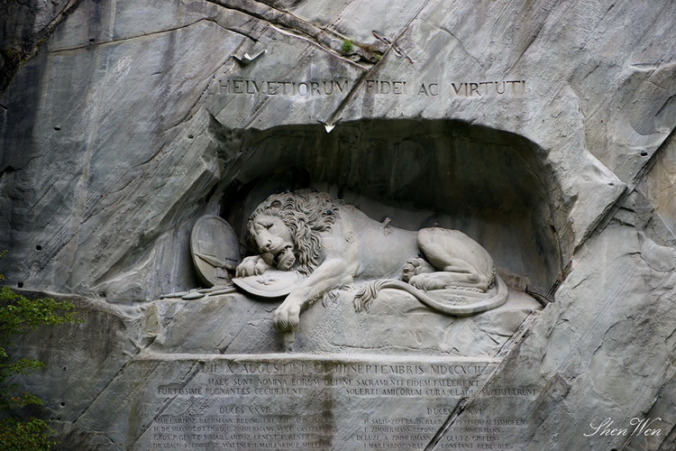 世界上最傷感、最感人的石雕—盧森之獅【原創(chuàng)】 - 晚霞映天 - 晚霞映天的博客